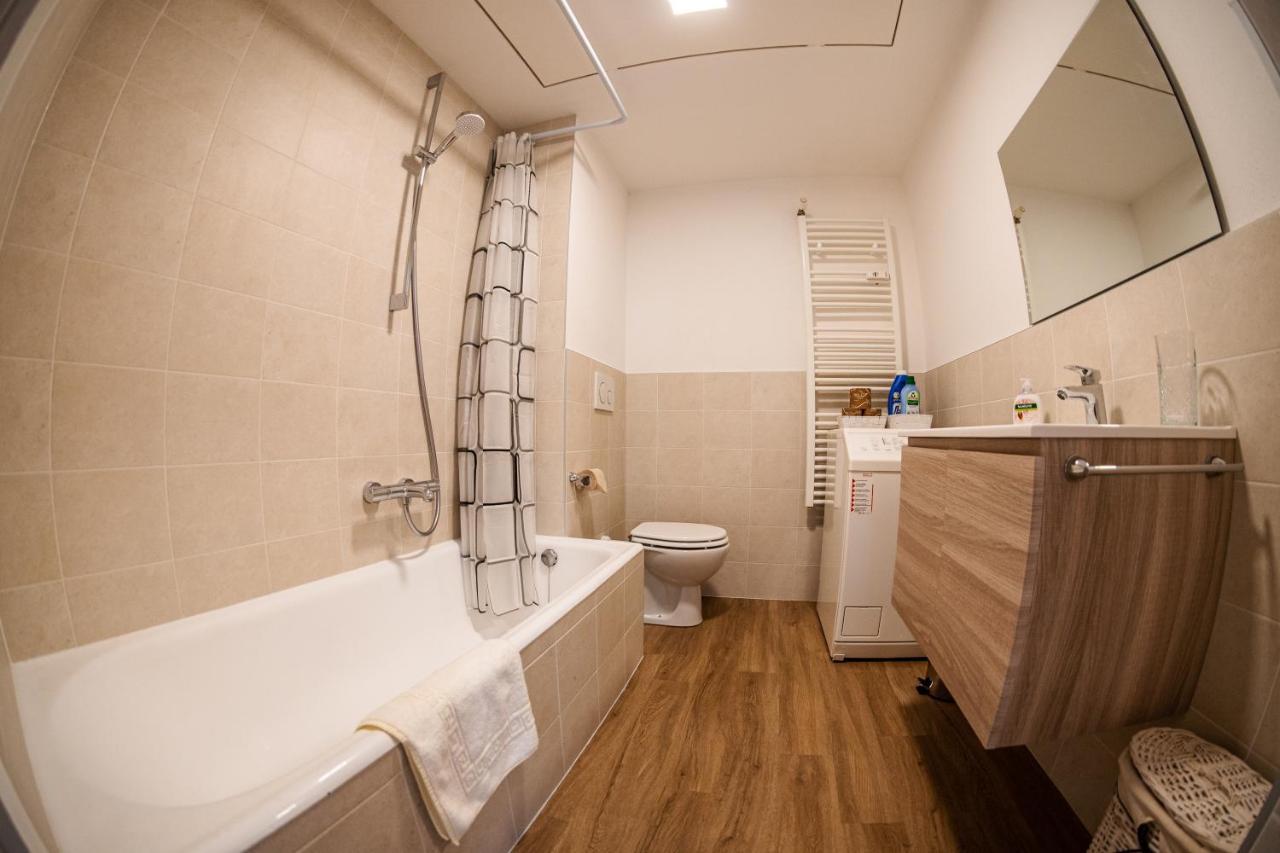 Flow Apartments Winkel Studio Мерано Екстериор снимка